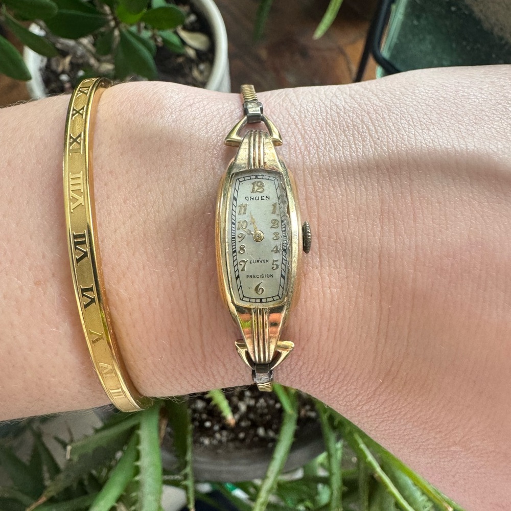 Vintage Gruen Curvex
Precision 10K Gold Filled Watch